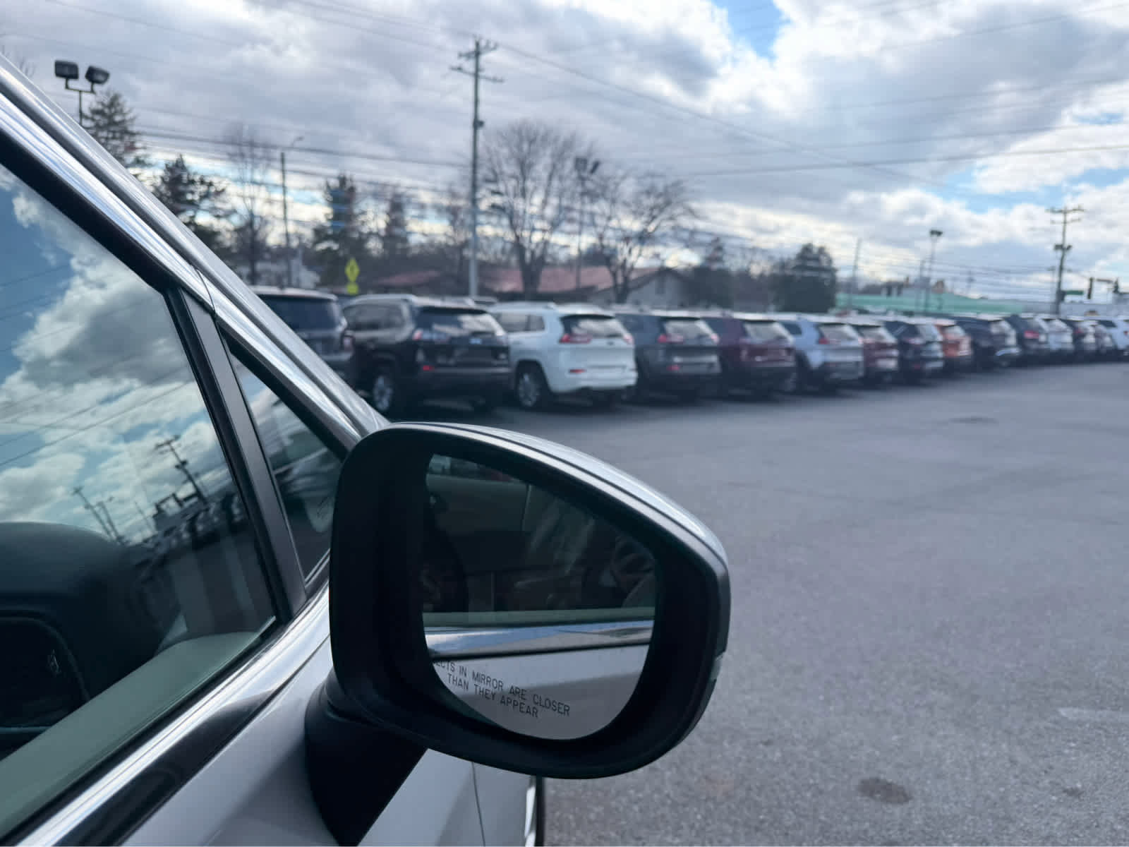 Used 2023 Chrysler Pacifica Touring-L image 7