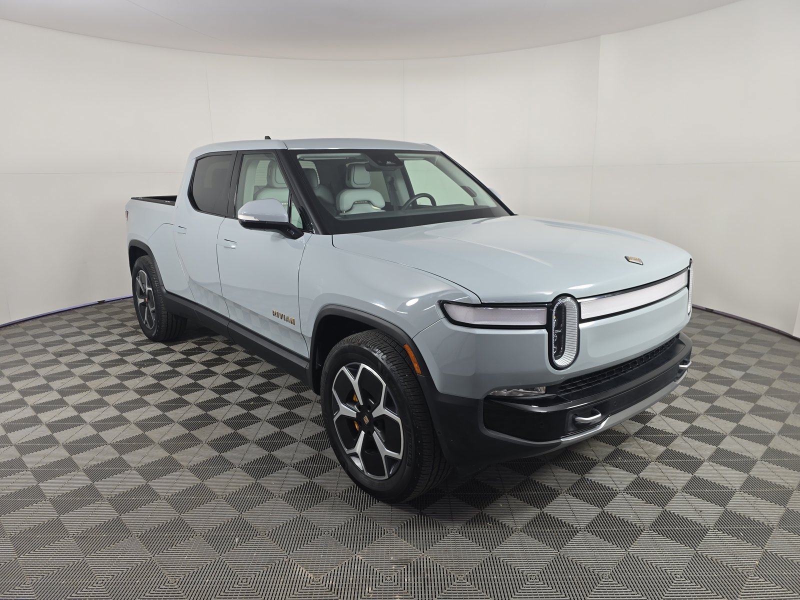 Used 2022 Rivian R1T Adventure AWD/4WD image 7