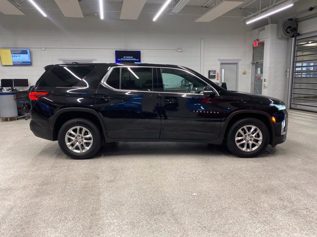 Used 2023 Chevrolet Traverse LS AWD/4WD image 4