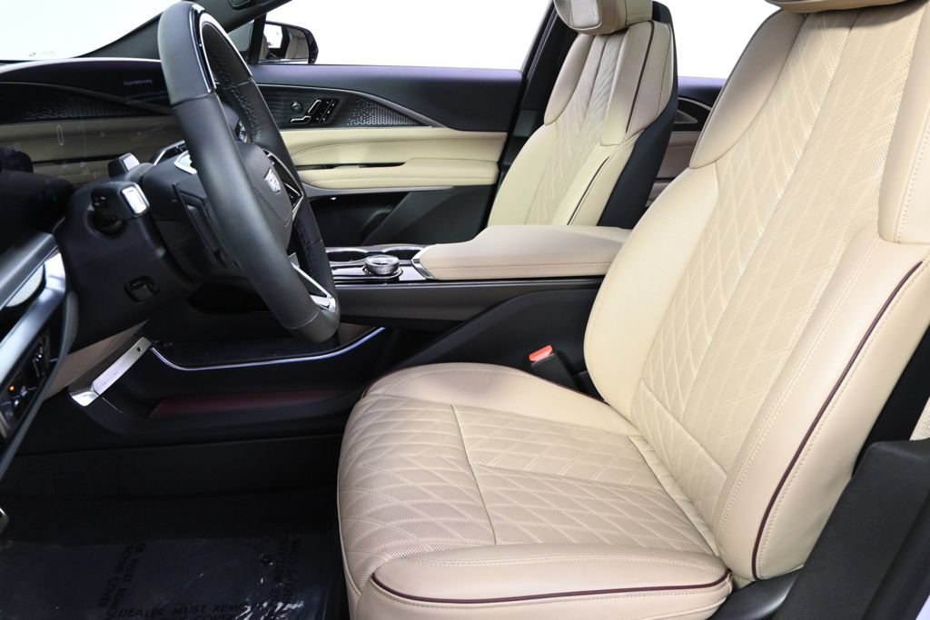 New 2025 Cadillac Lyriq Sport w/ Nappa Leather Package AWD/4WD image 13