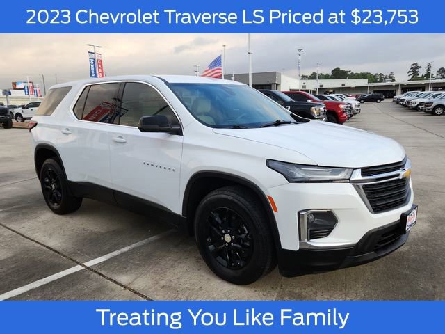 Used 2023 Chevrolet Traverse LS FWD image 1