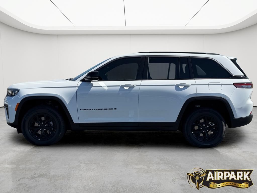 New 2026 Jeep Grand Cherokee Altitude RWD image 7