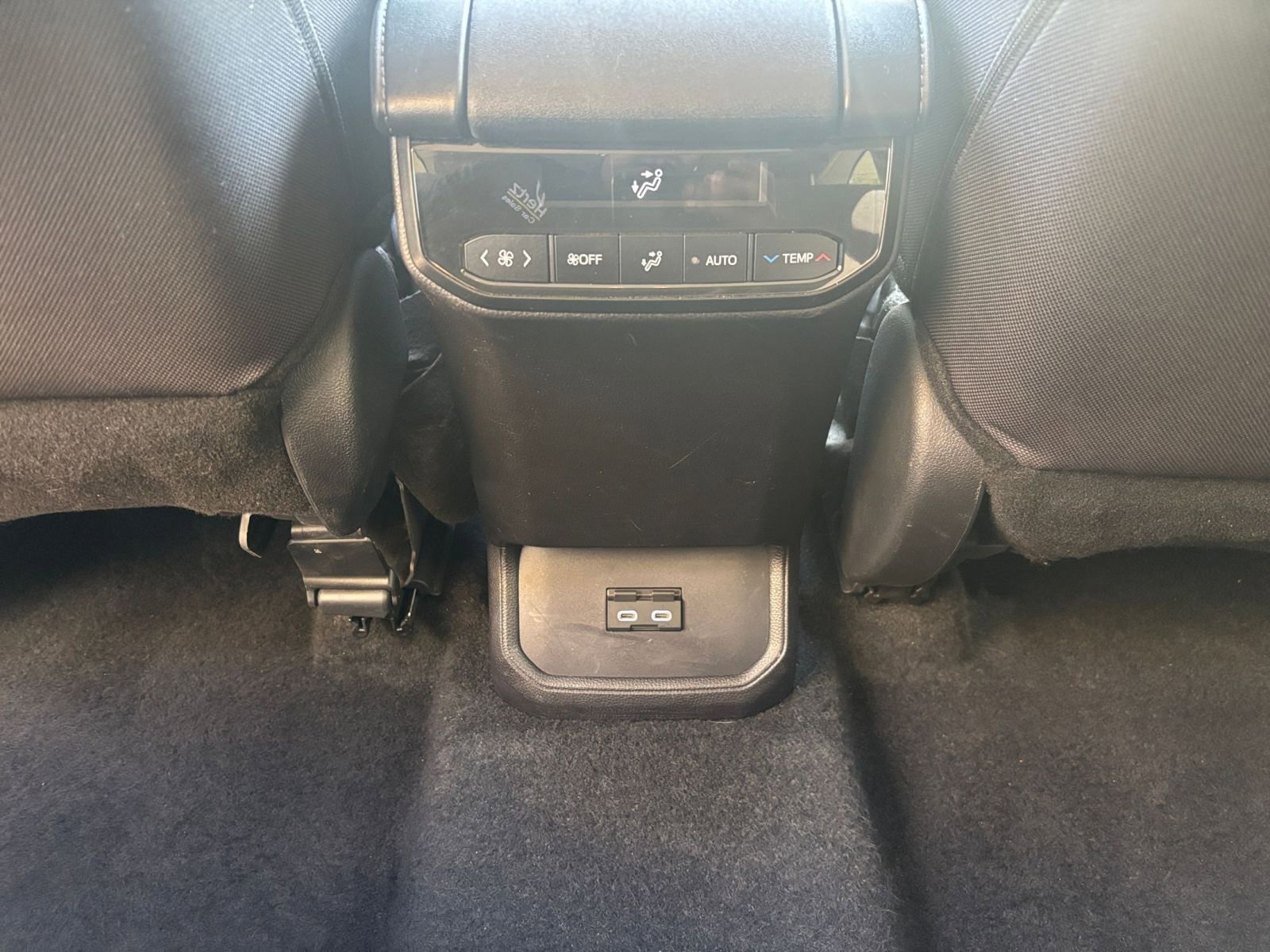 Used 2025 Toyota Highlander LE FWD image 25