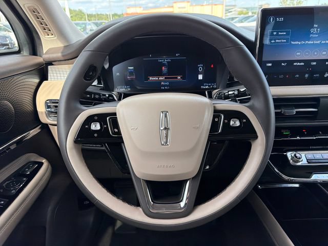 Certified 2023 Lincoln Corsair AWD image 17