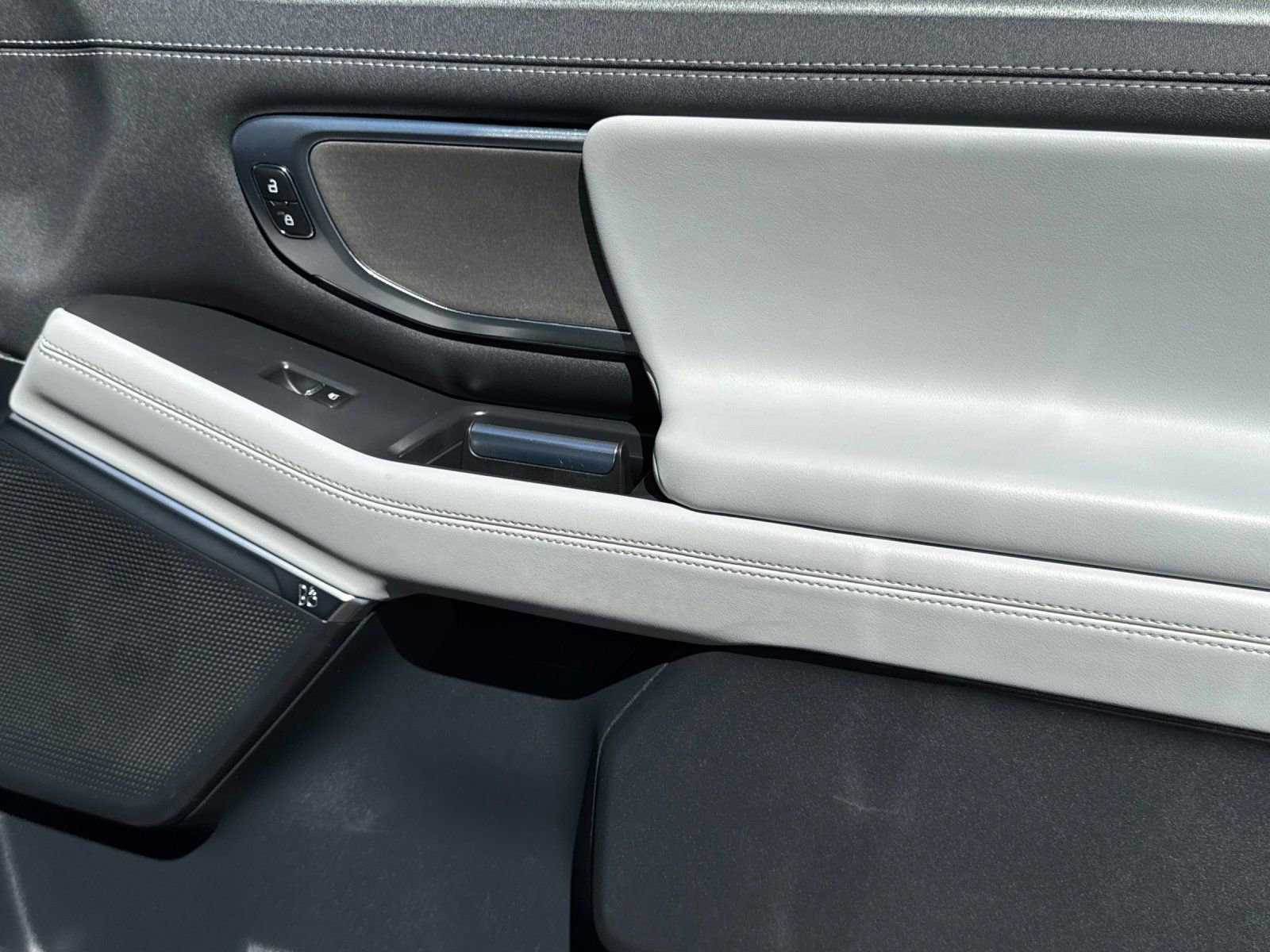 Used 2025 Ford Expedition Max Platinum image 22