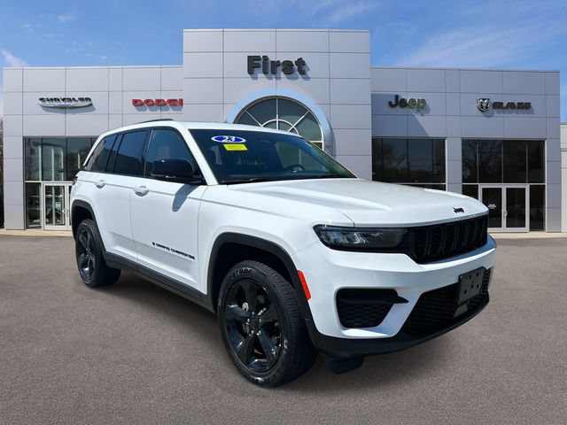Used 2023 Jeep Grand Cherokee Altitude