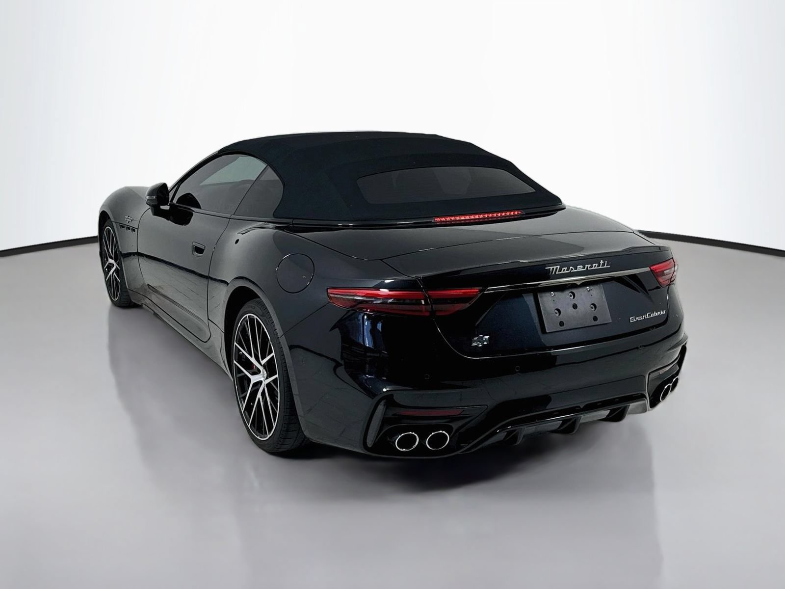 Used 2024 Maserati GranCabrio Trofeo AWD/4WD image 5