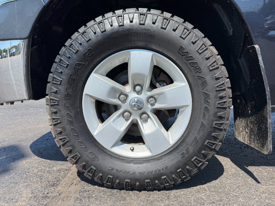 Used 2018 RAM 1500 ST w/ SXT Appearance Group AWD/4WD image 13