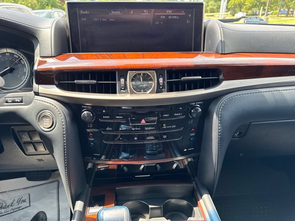 Used 2021 Lexus LX 570 4WD w/ Luxury Package image 20