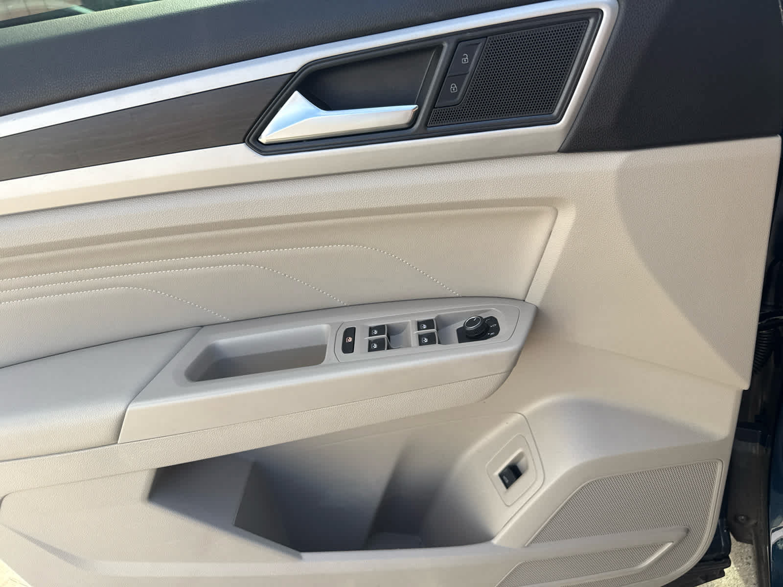 Certified 2023 Volkswagen Atlas SE w/ Panoramic Sunroof Package FWD image 17