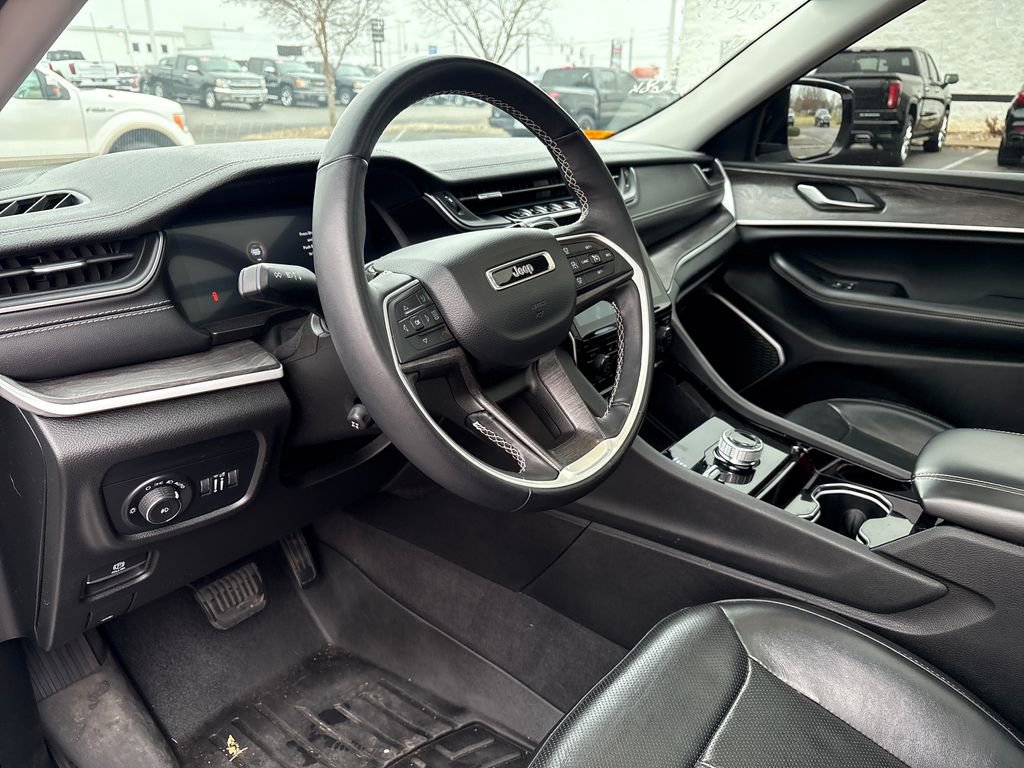 Used 2022 Jeep Grand Cherokee L Limited w/ Luxury Tech Group II image 13