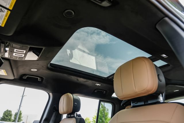 New 2026 Land Rover Defender 110 X AWD/4WD image 5
