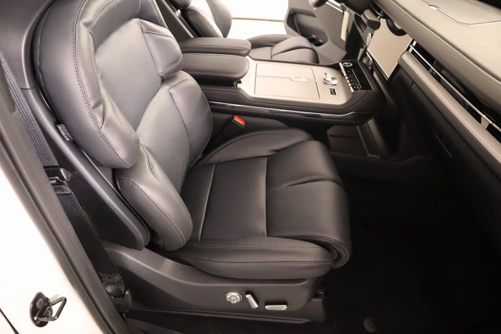 New 2025 Lincoln Navigator Reserve w/ Jet Appearance Package image 14