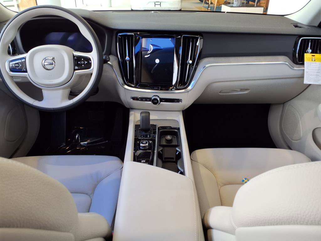 New 2025 Volvo V60 B5 Cross Country Plus w/ Protection Package Premier image 9