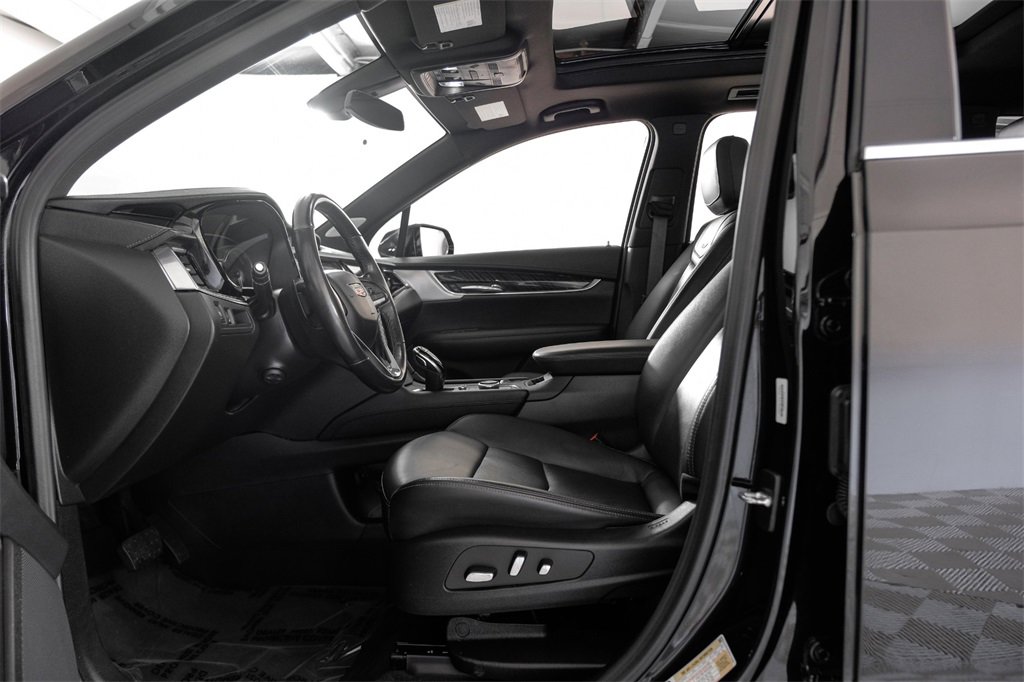 Used 2024 Cadillac XT6 Premium Luxury image 4