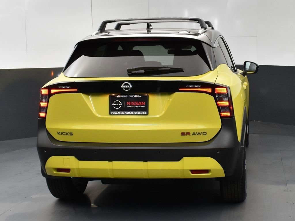 New 2025 Nissan Kicks SR image 7