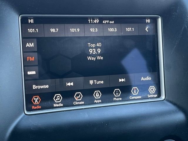 Used 2019 Jeep Grand Cherokee Laredo AWD/4WD image 12