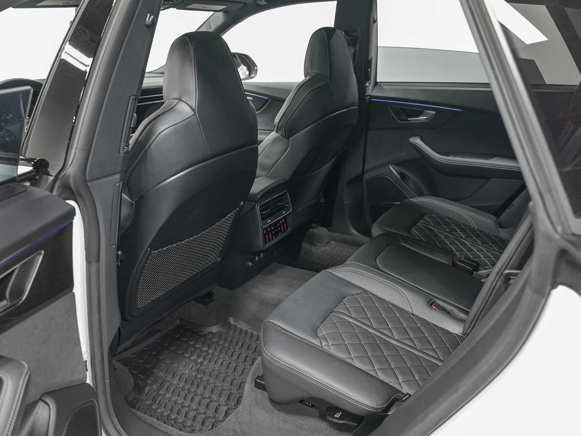 Used 2023 Audi SQ8 Premium Plus AWD/4WD image 28