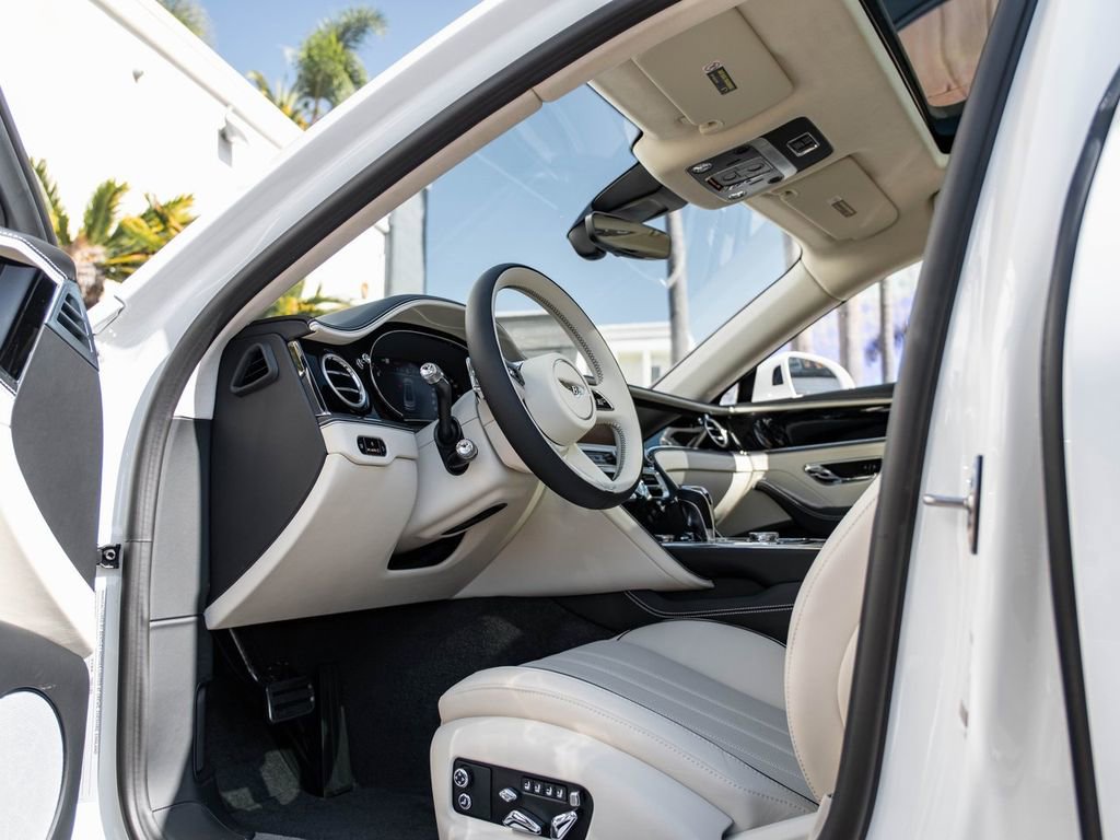 New 2026 Bentley Flying Spur Plug-In Hybrid AWD/4WD image 2