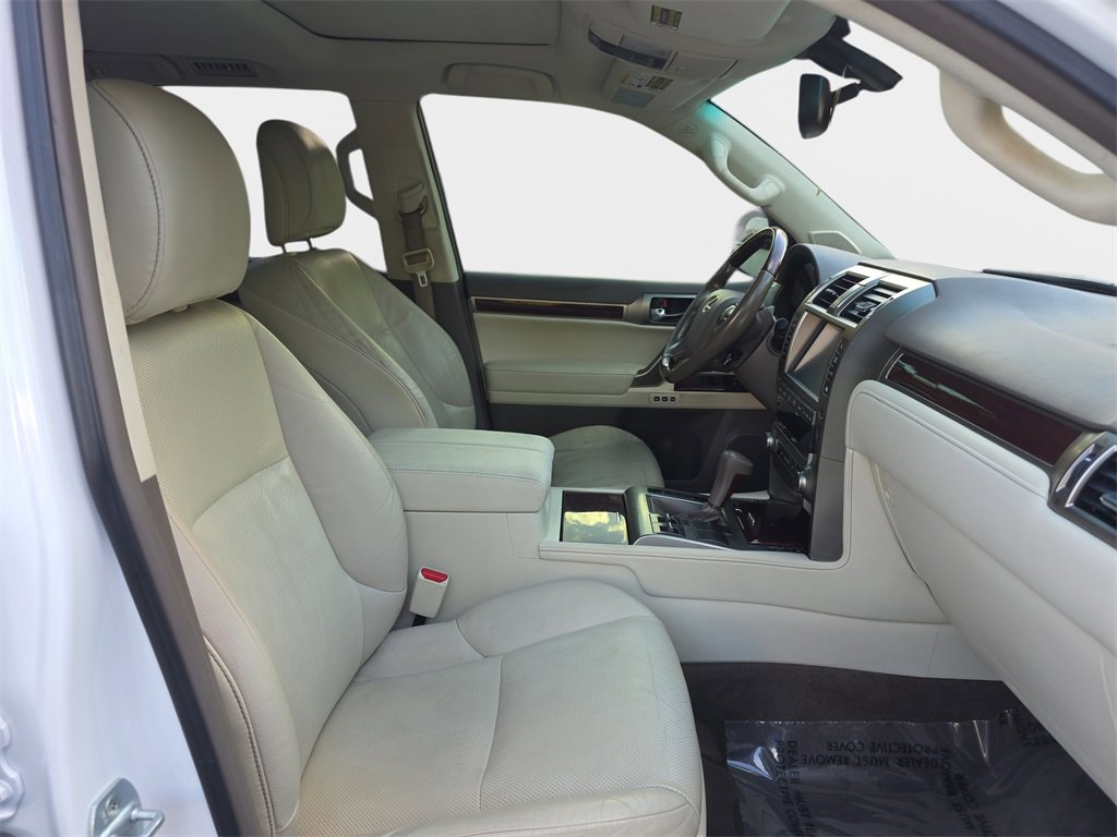 Used 2015 Lexus GX 460 image 10