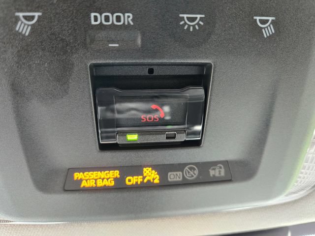 Used 2025 Toyota Prius LE FWD image 21