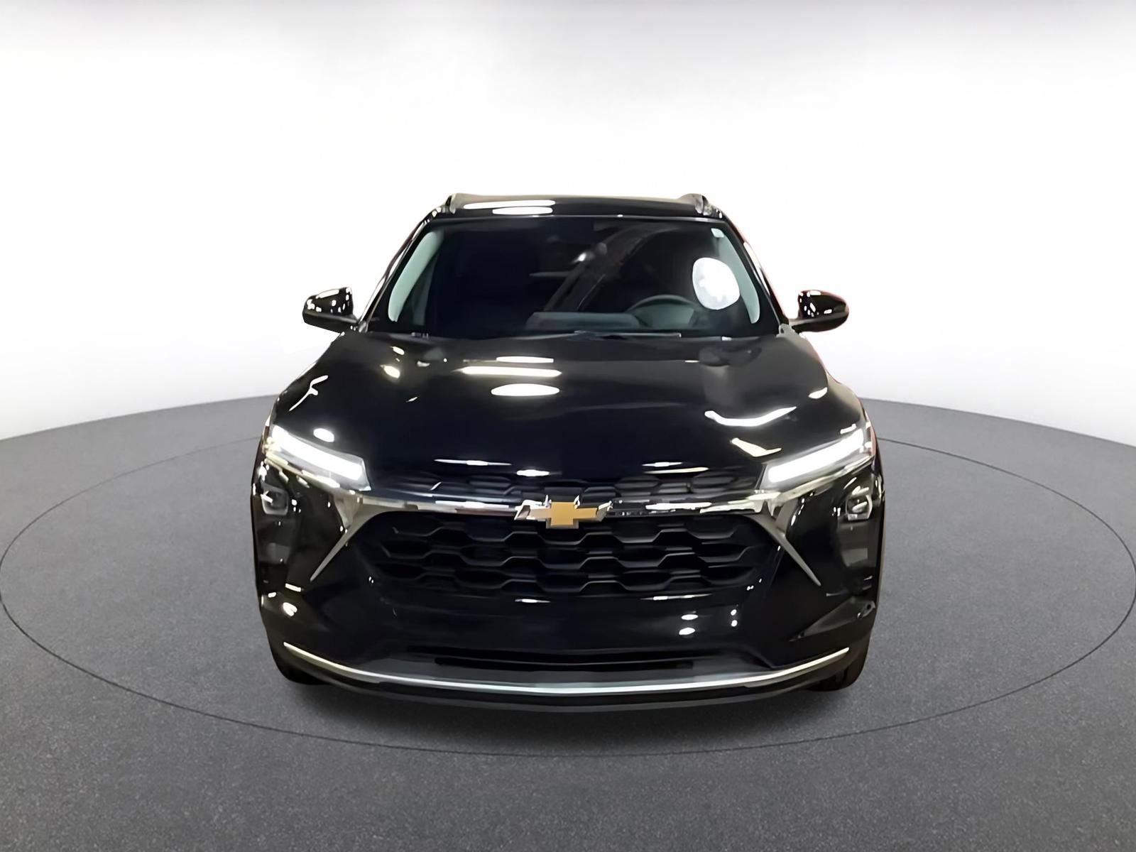 Used 2025 Chevrolet Trax LT image 4