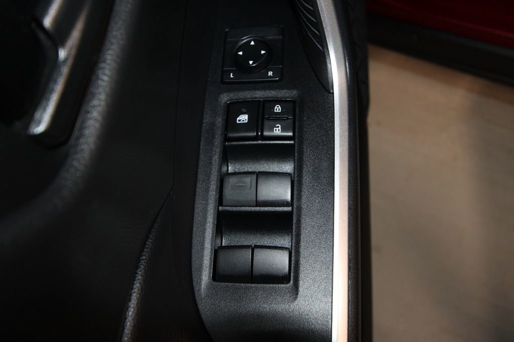 Used 2022 Toyota RAV4 LE image 6