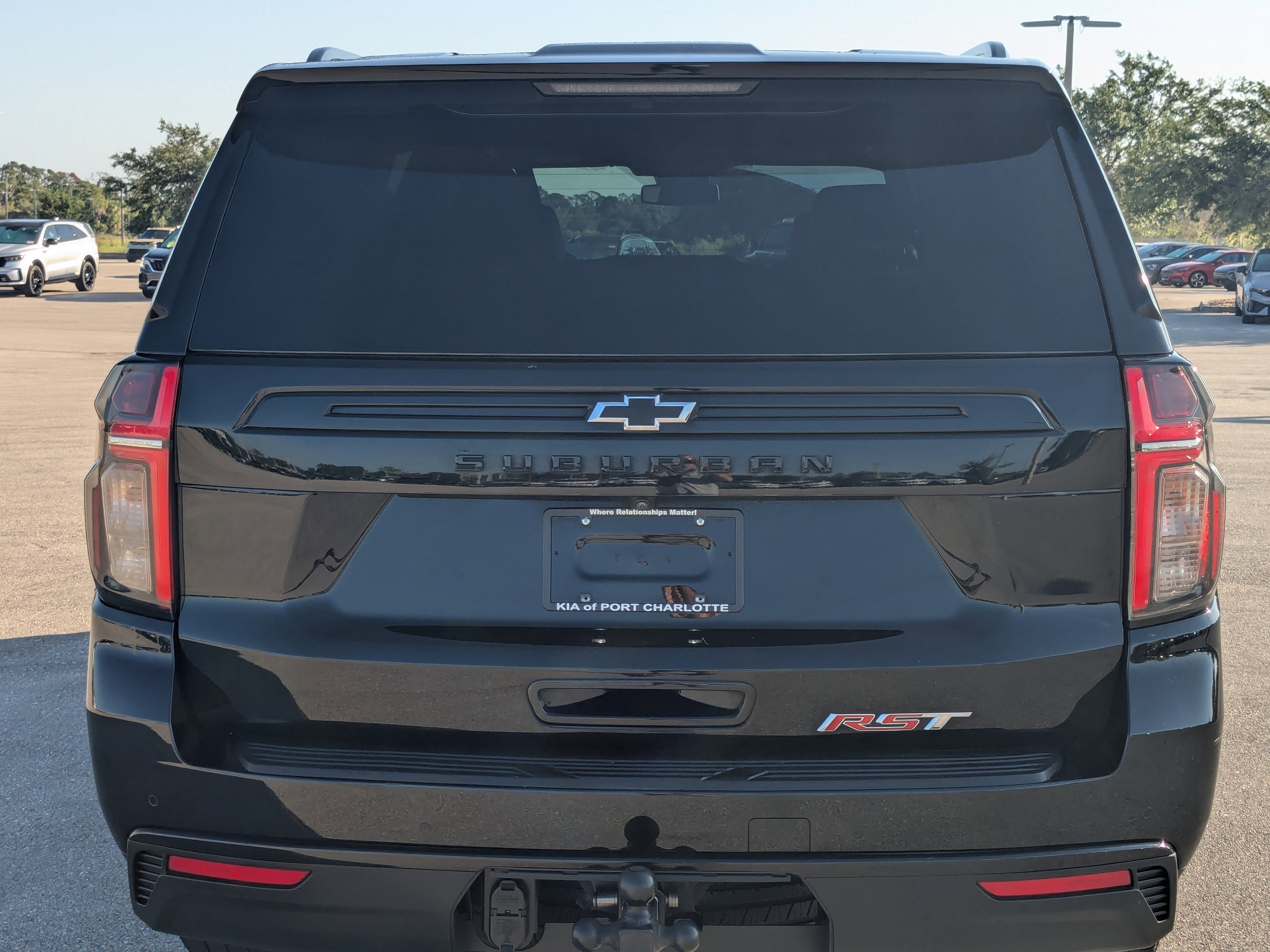 Used 2023 Chevrolet Suburban RST w/ Luxury Package AWD/4WD image 5