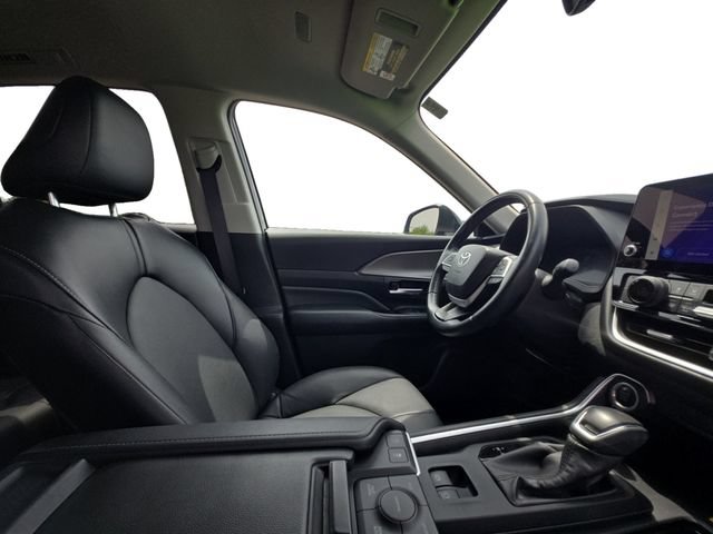 Certified 2024 Toyota Grand Highlander AWD image 16