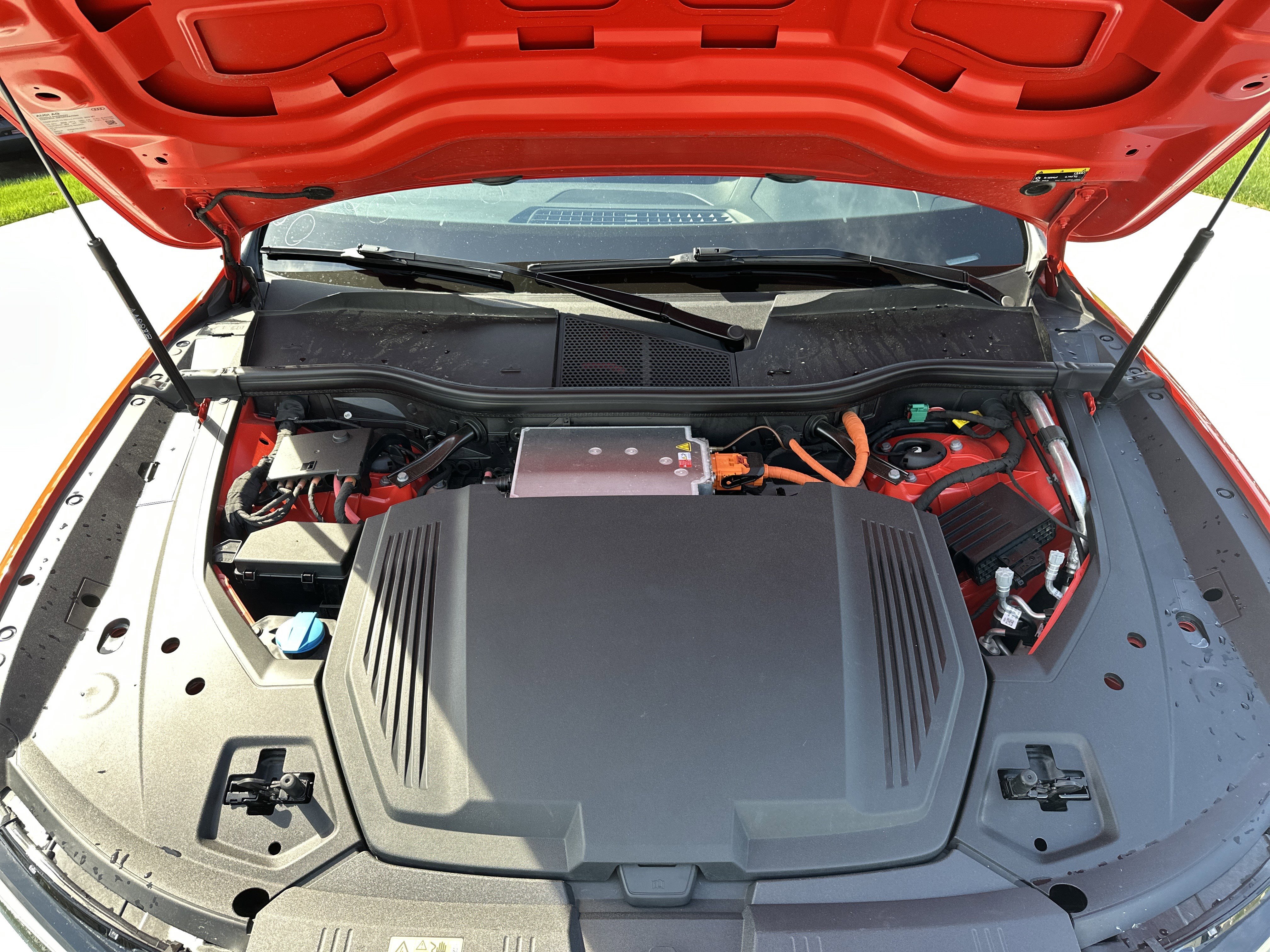 Used 2022 Audi e-tron Premium w/ Convenience Plus Package image 34