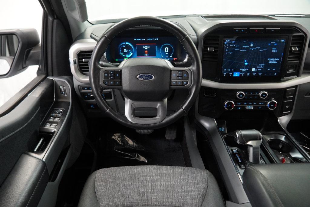 Used 2022 Ford F150 Lightning XLT AWD/4WD image 23