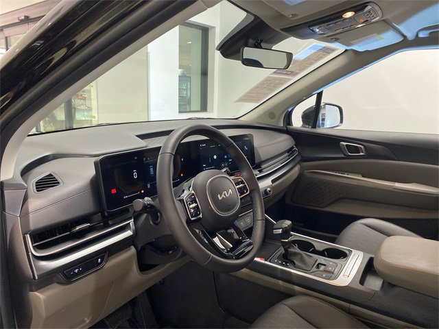 Used 2025 Kia Carnival image 15