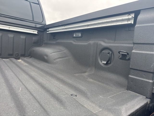 Used 2025 Nissan Frontier PRO-4X w/ Pro Convenience Package image 14