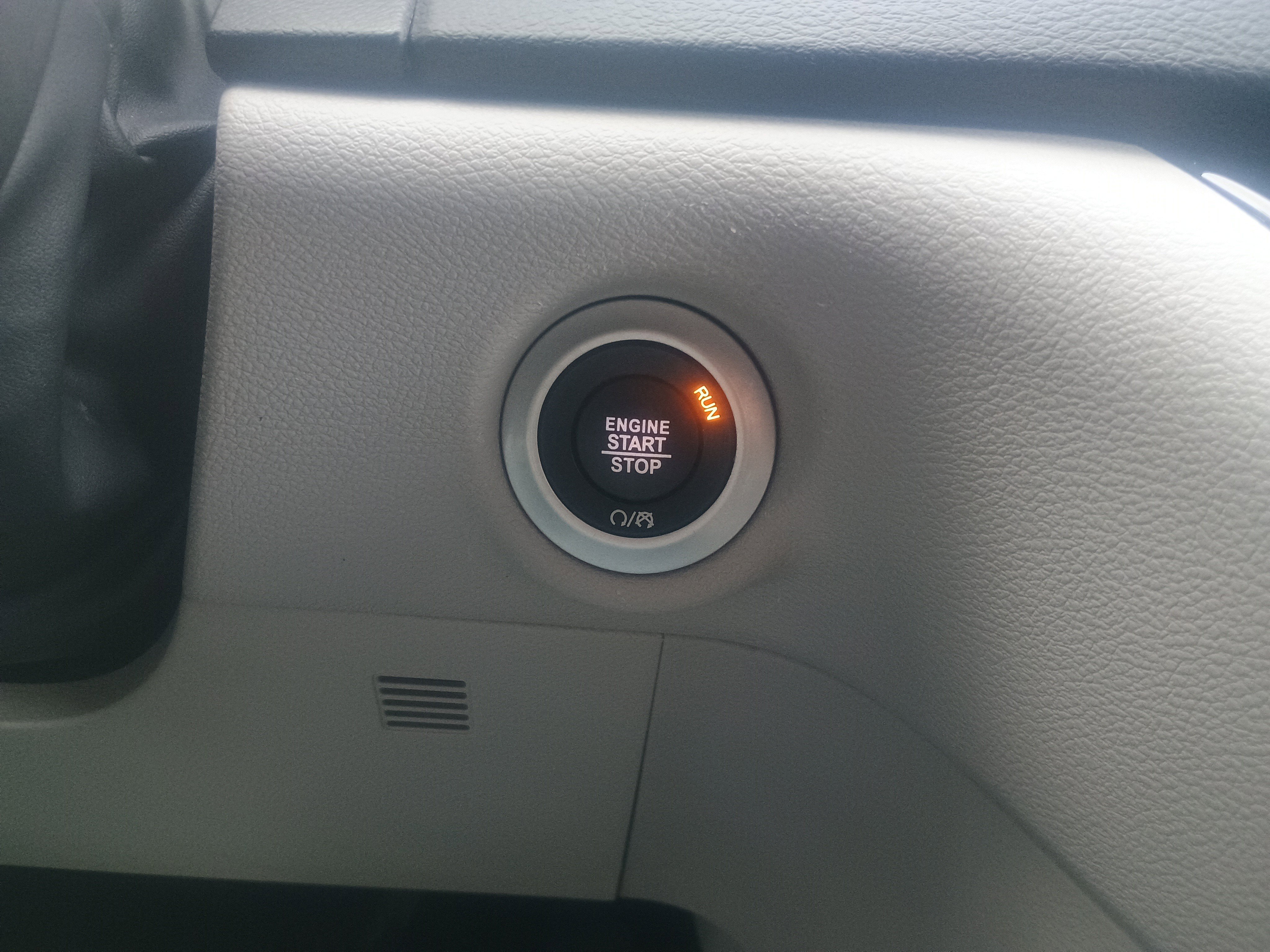 Used 2024 Chrysler Pacifica Touring-L image 29