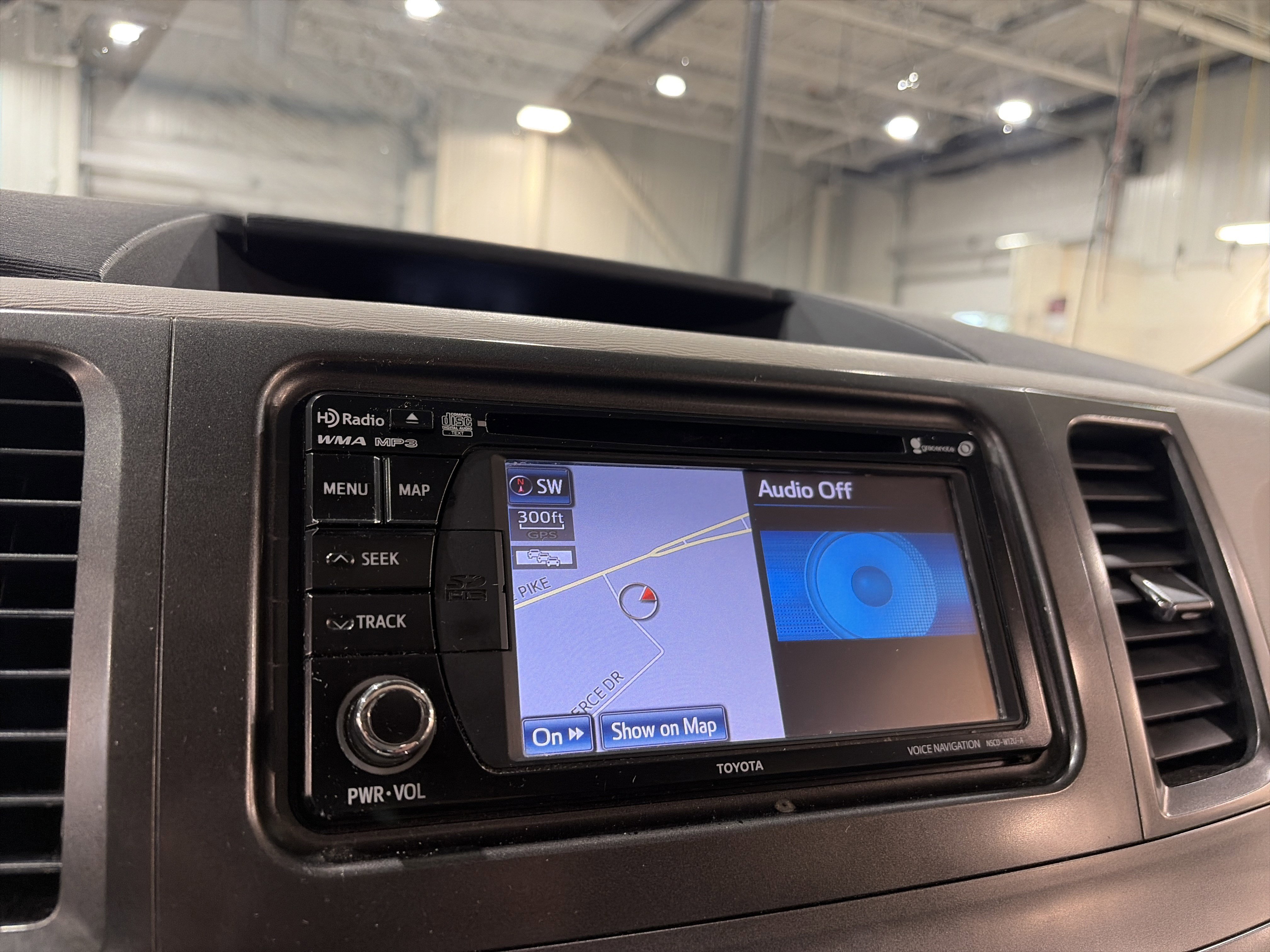 Used 2013 Toyota Sienna SE w/ Premium Pkg w/Entune FWD image 49