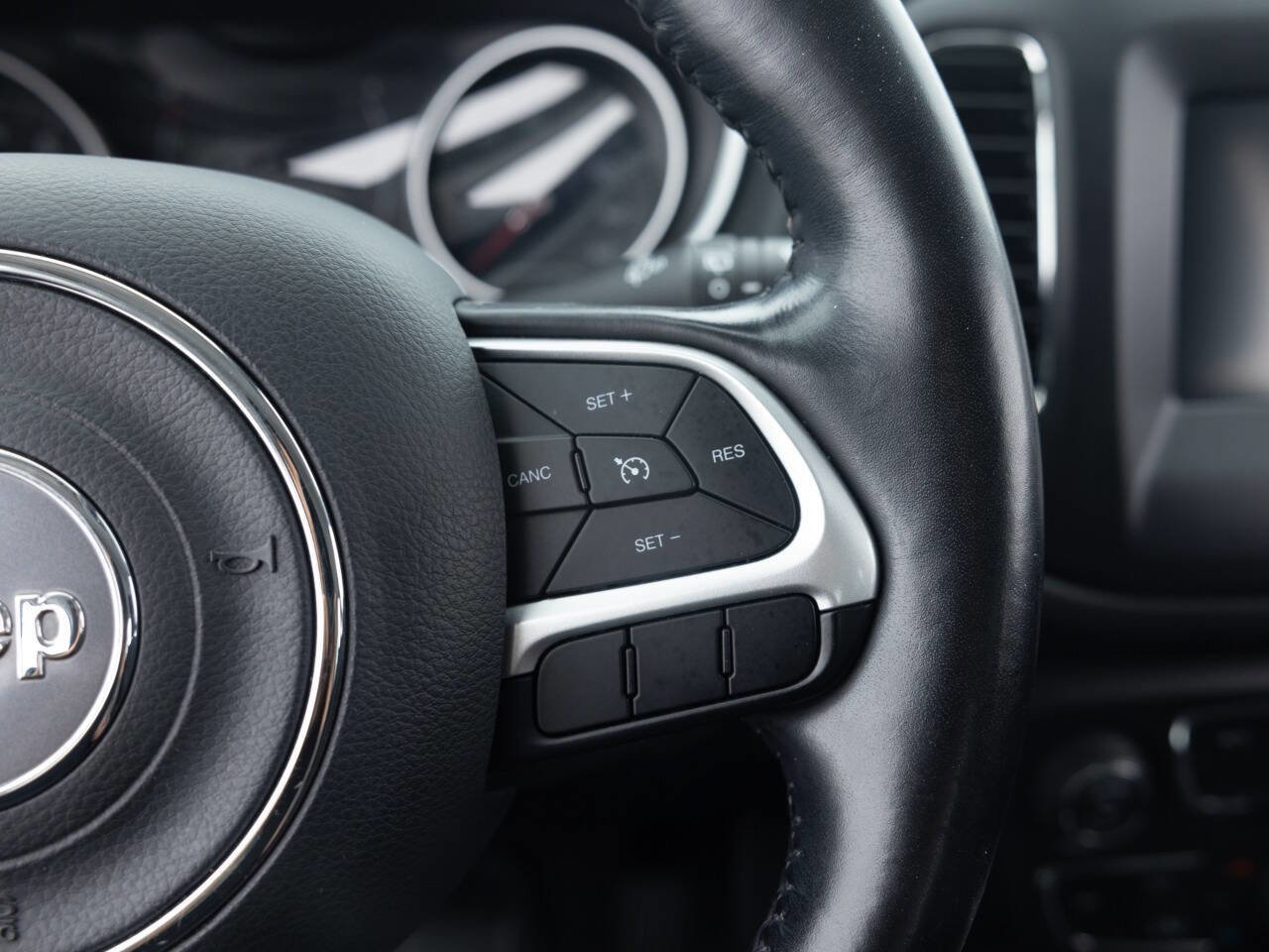 Used 2021 Jeep Compass Sport w/ Cold Weather Group AWD/4WD image 38