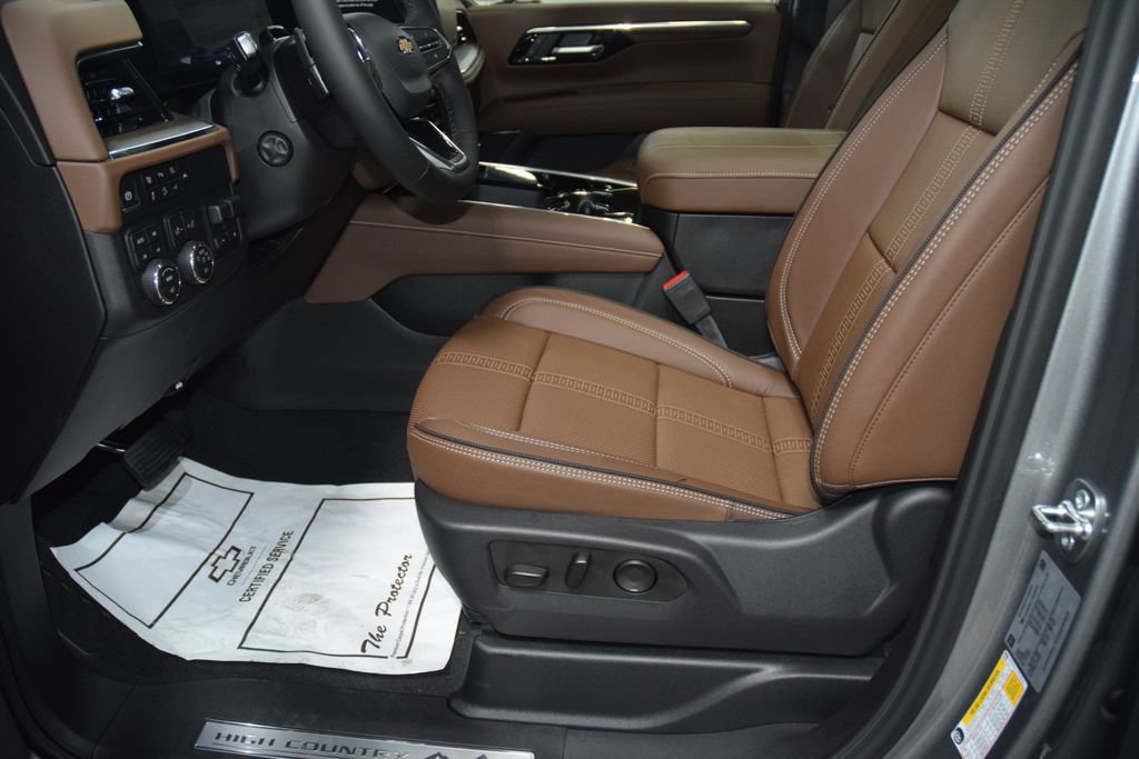 New 2026 Chevrolet Suburban High Country AWD/4WD image 40