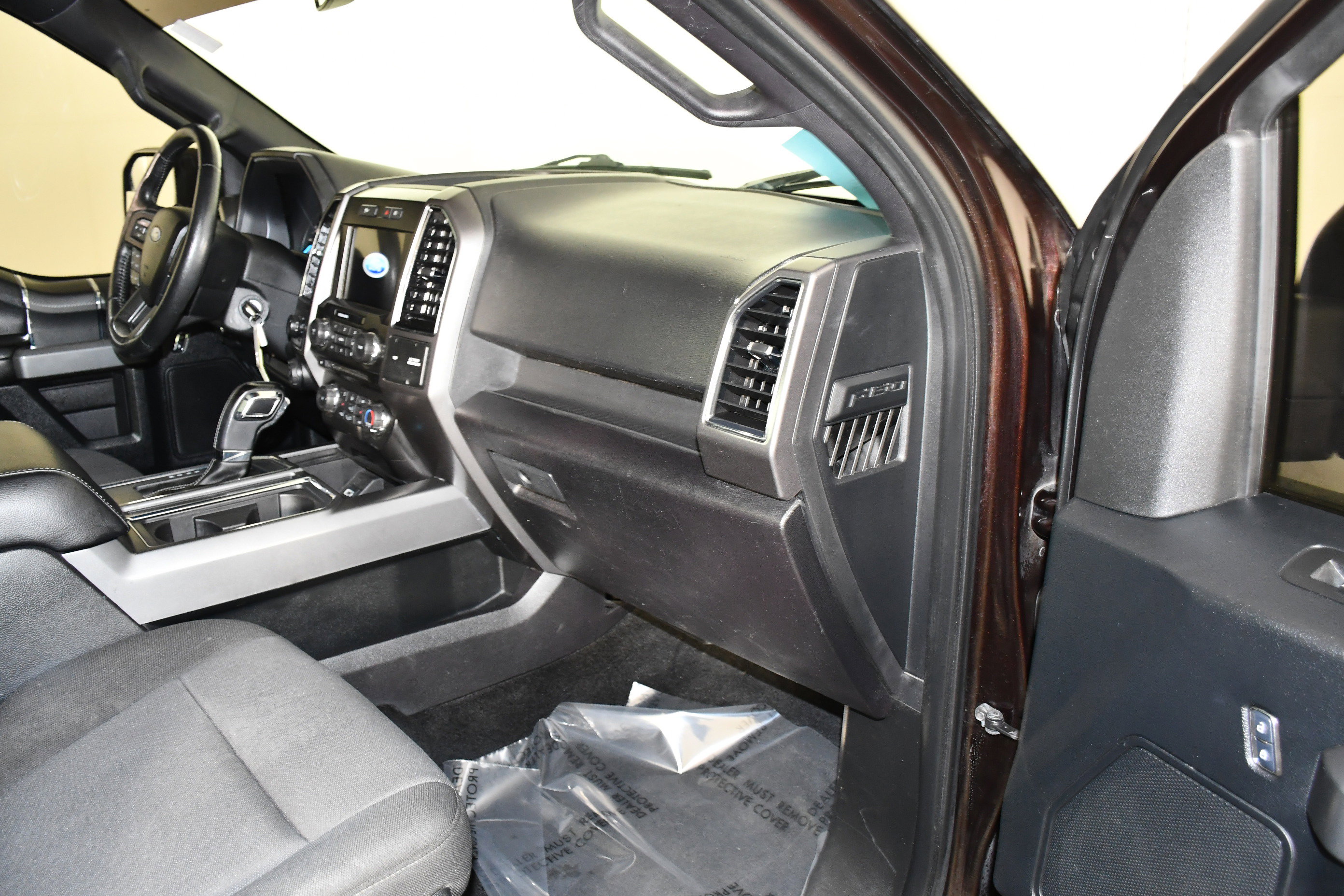Used 2018 Ford F150 XLT w/ Equipment Group 302A Luxury AWD/4WD image 45