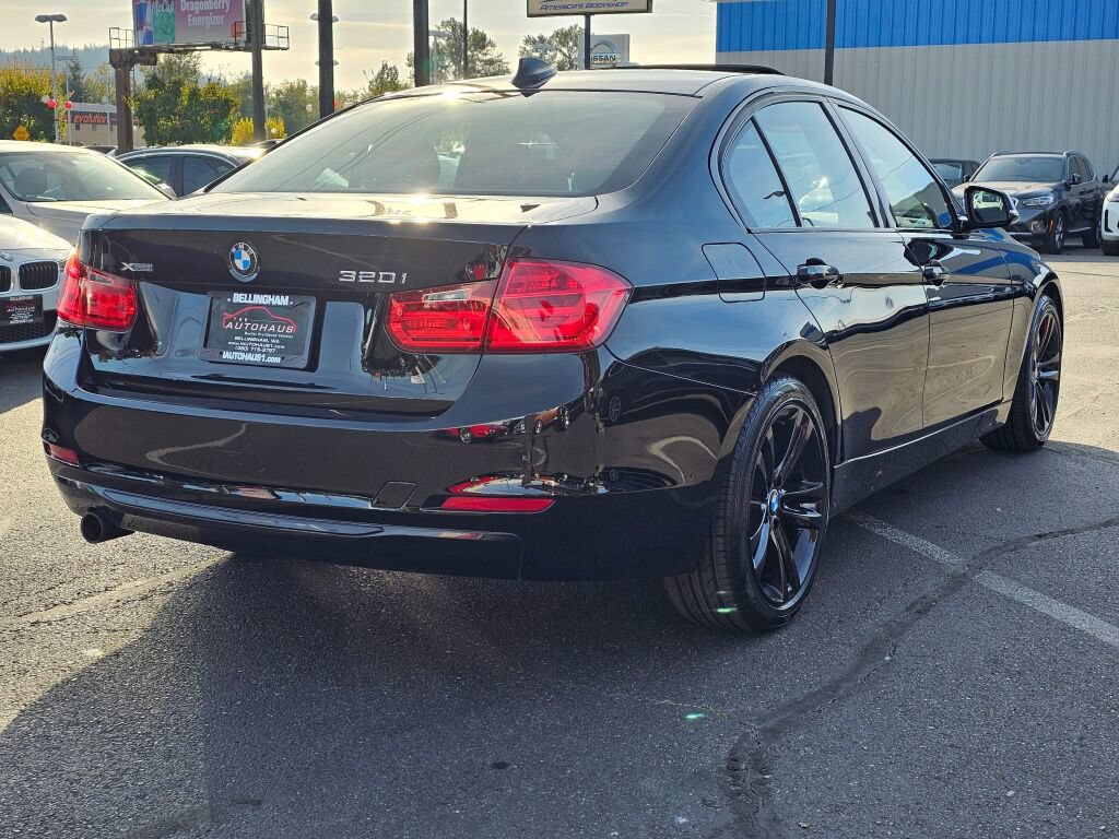 Used 2014 BMW 320i xDrive Sedan AWD/4WD image 5