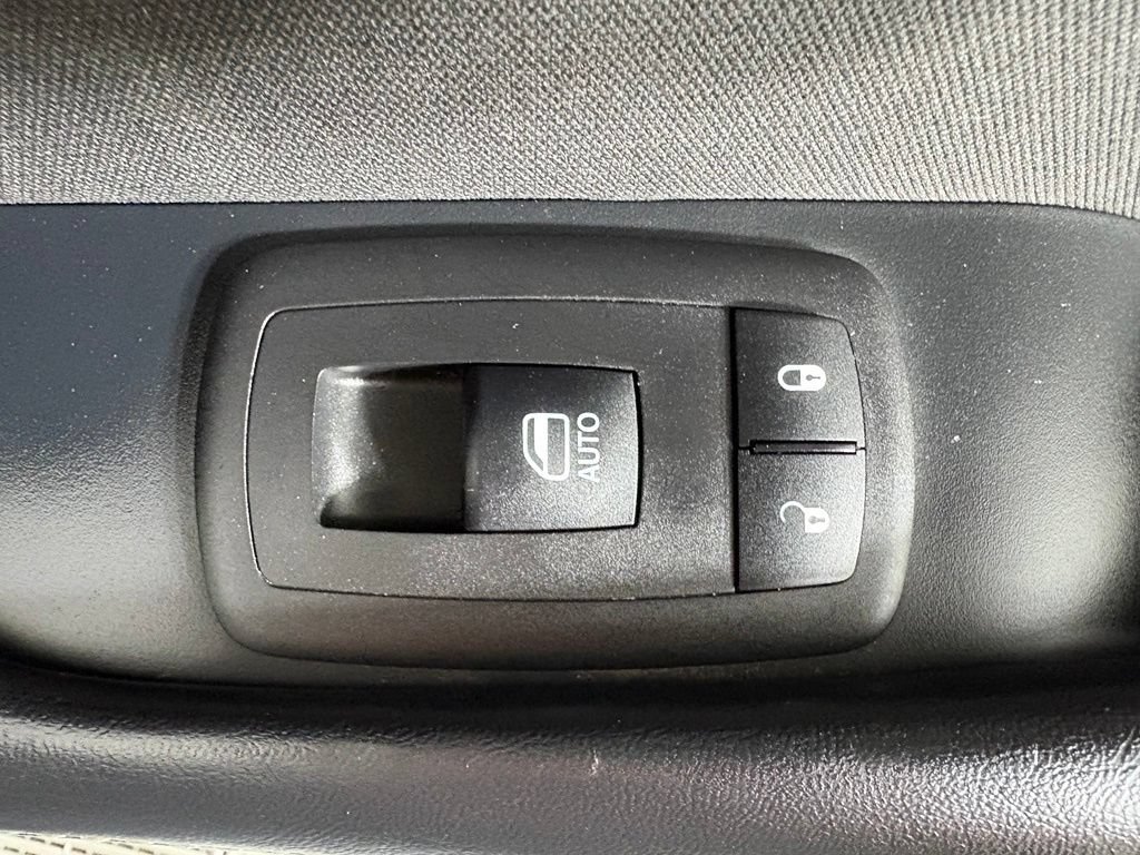 Used 2019 Dodge Challenger SXT RWD image 31