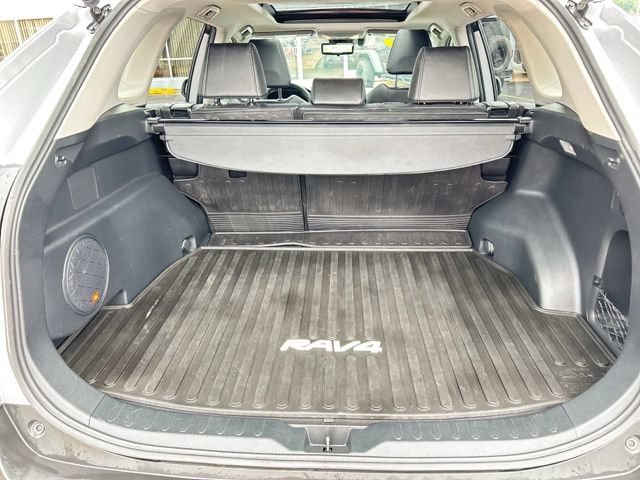 Used 2019 Toyota RAV4 Limited w/ Advanced Technology Package AWD/4WD image 11