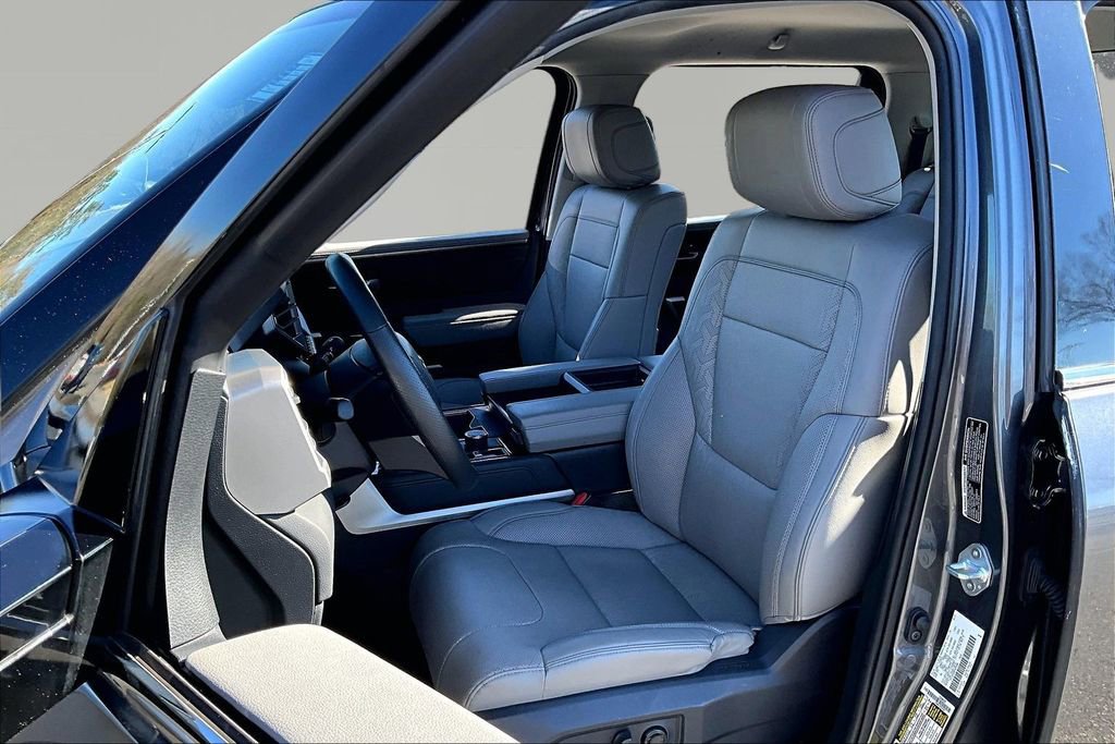 Used 2023 Toyota Tundra Limited image 17