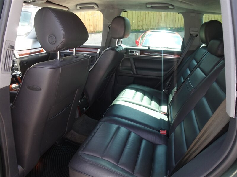 Used 2004 Volkswagen Touareg V6 AWD/4WD image 10