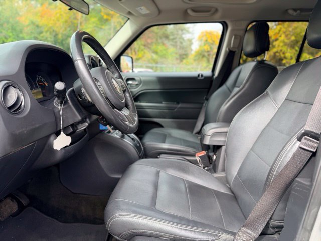 Used 2015 Jeep Patriot High Altitude AWD/4WD image 6
