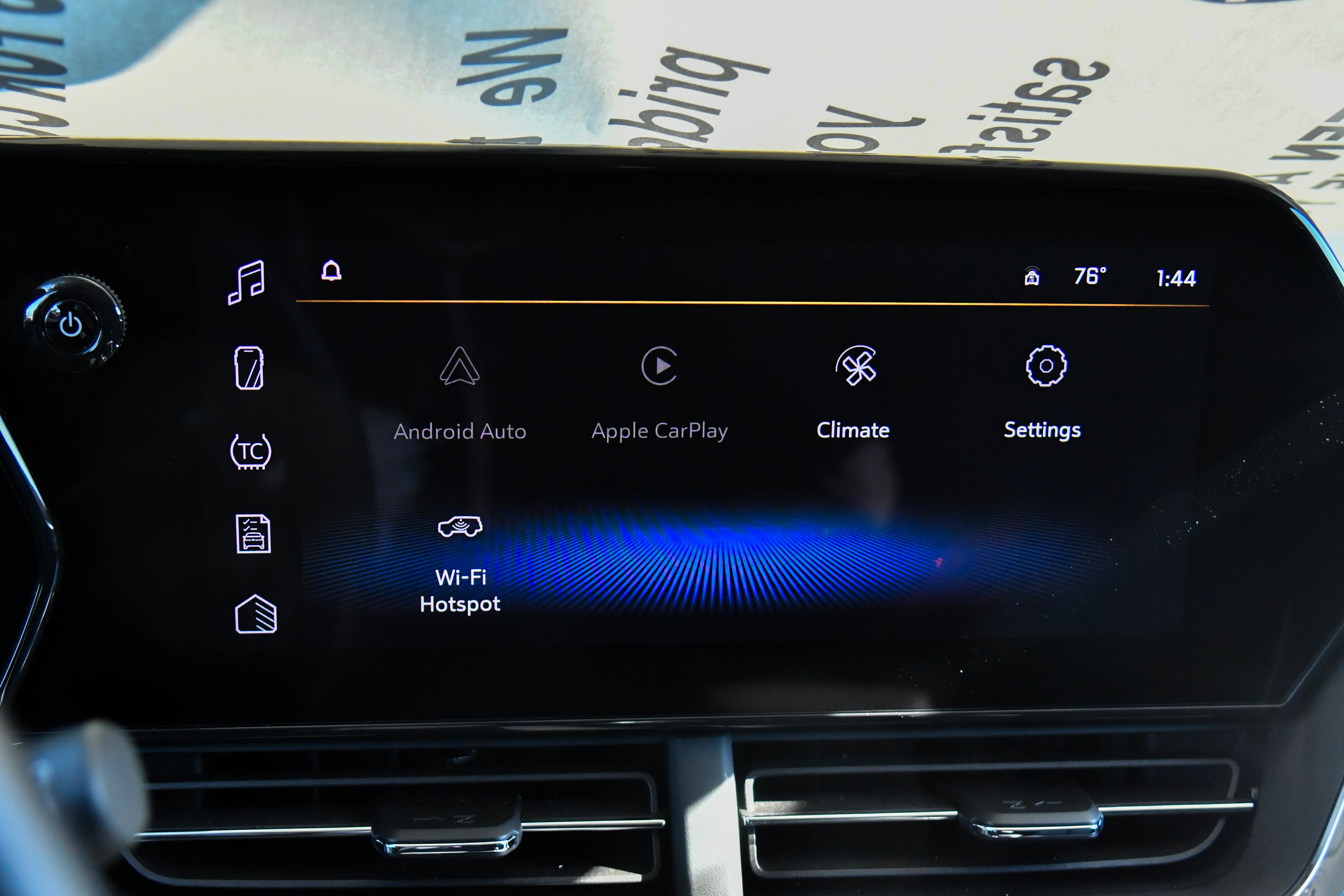 Used 2025 Chevrolet Trax LT w/ LT Convenience Package image 18