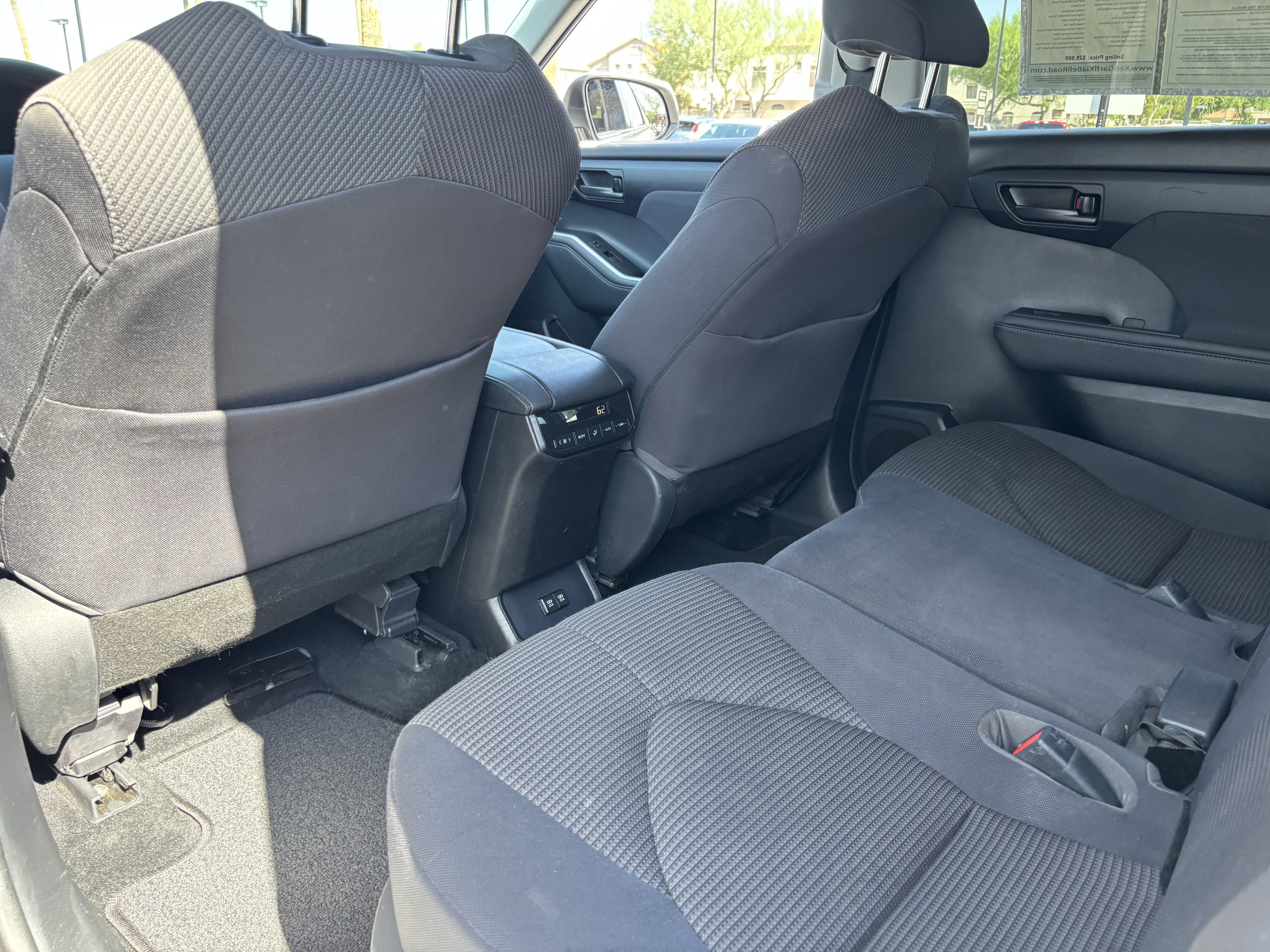Used 2021 Toyota Highlander L FWD image 15