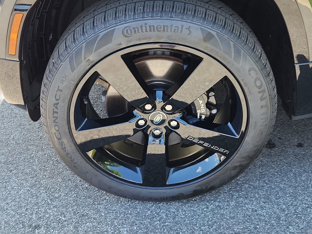 Used 2024 Land Rover Defender 110 V8 AWD/4WD image 9