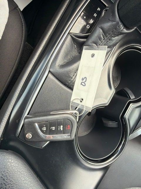 Used 2018 Toyota Camry LE FWD image 28