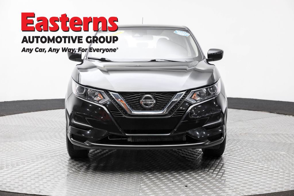 Used 2020 Nissan Rogue Sport S image 2