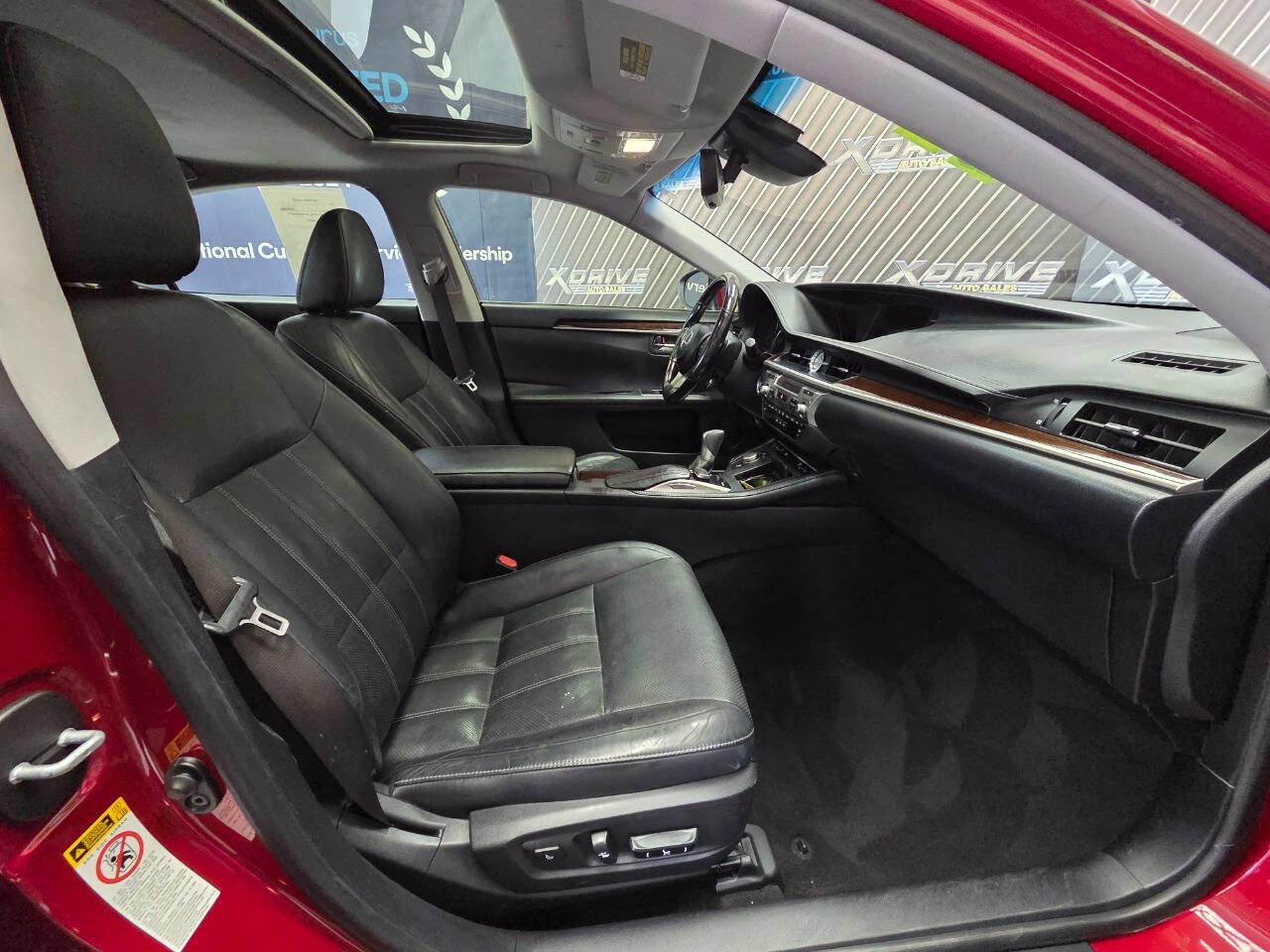Used 2016 Lexus ES 350 w/ Luxury Package w/Wood Trim image 27